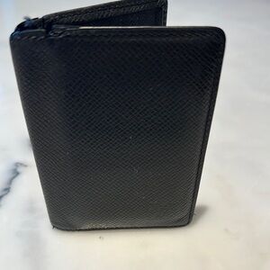Louis Vuitton  men’s Authentic dark green wallet